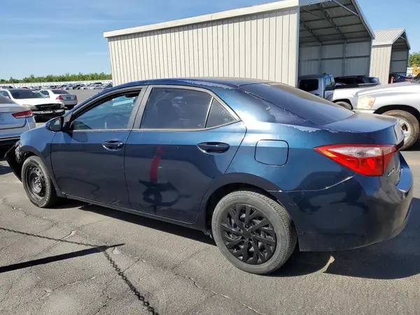5YFBURHE1HP705926 2017 TOYOTA COROLLA - Image 2