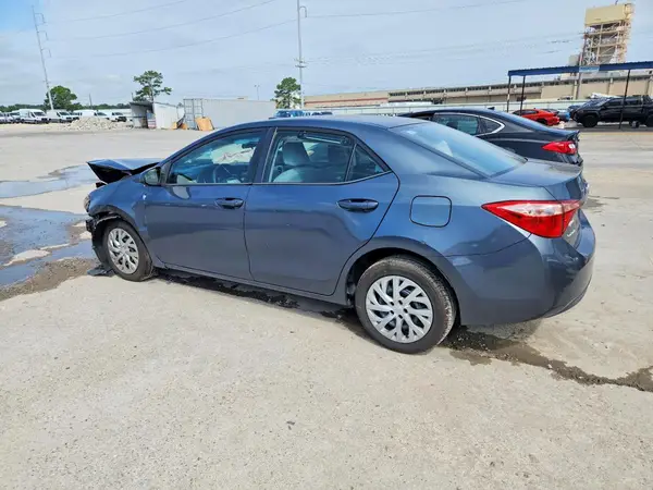 5YFBURHE1HP707627 2017 TOYOTA COROLLA - Image 2