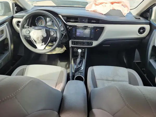 5YFBURHE1HP707627 2017 TOYOTA COROLLA - Image 8