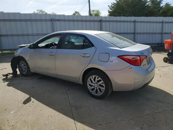 5YFBURHE1HP708499 2017 TOYOTA COROLLA - Image 2