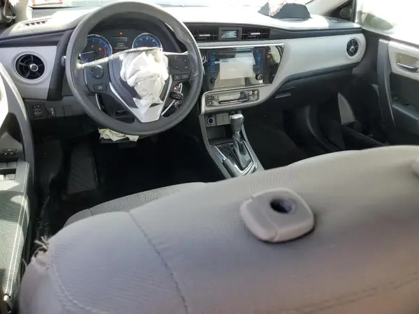 5YFBURHE1HP708499 2017 TOYOTA COROLLA - Image 8