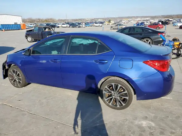 5YFBURHE1HP710110 2017 TOYOTA COROLLA - Image 2