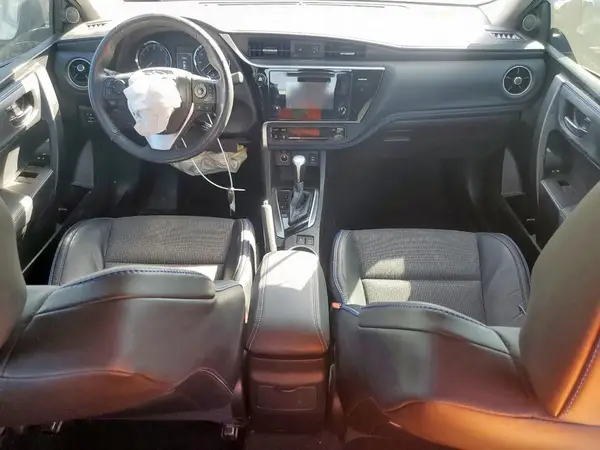 5YFBURHE1HP710110 2017 TOYOTA COROLLA - Image 8