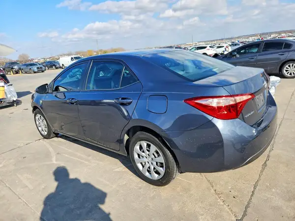 5YFBURHE1HP710382 2017 TOYOTA COROLLA - Image 2
