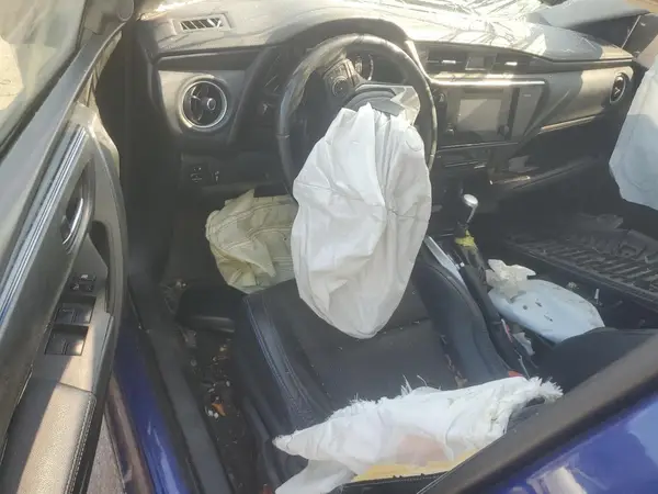 5YFBURHE1HP710690 2017 TOYOTA COROLLA - Image 8