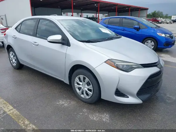 5YFBURHE1HP710883 2017 TOYOTA COROLLA - Image 1