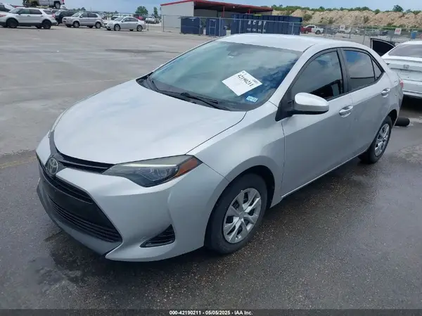 5YFBURHE1HP710883 2017 TOYOTA COROLLA - Image 2