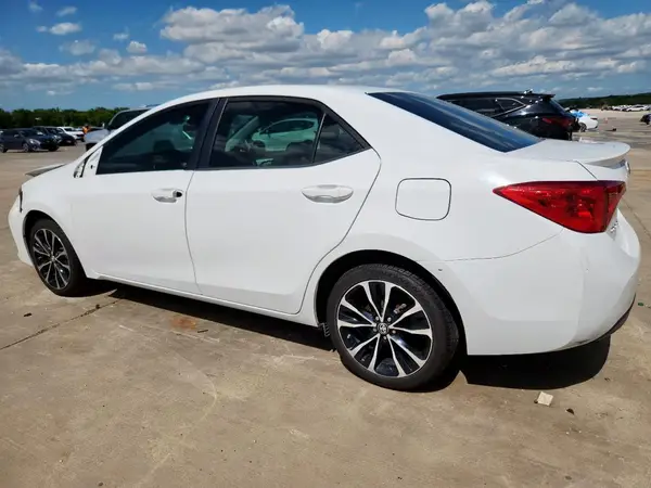 5YFBURHE1HP711709 2017 TOYOTA COROLLA - Image 2