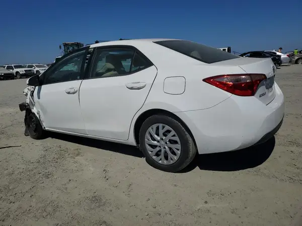 5YFBURHE1HP711774 2017 TOYOTA COROLLA - Image 2