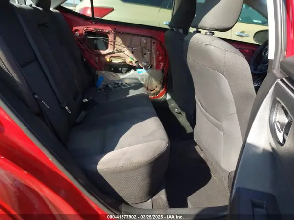 5YFBURHE1HP711919 2017 TOYOTA COROLLA - Image 8