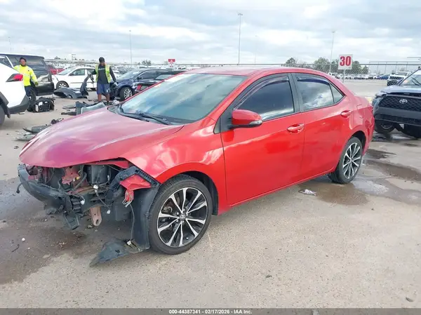 5YFBURHE1HP719003 2017 TOYOTA COROLLA - Image 2