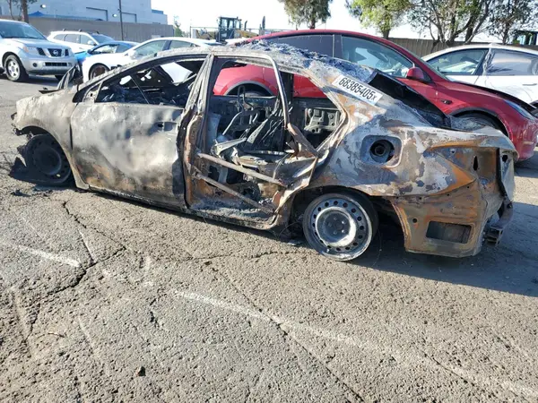 5YFBURHE1HP719146 2017 TOYOTA COROLLA - Image 2