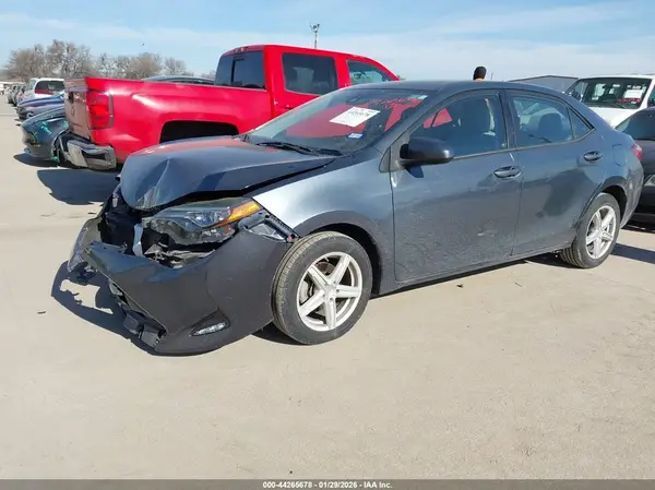 5YFBURHE1HP720510 2017 TOYOTA COROLLA - Image 2