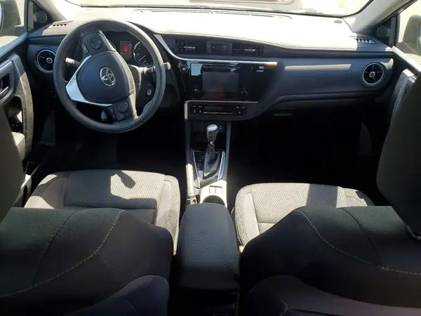 5YFBURHE1HP721186 2017 TOYOTA COROLLA - Image 8