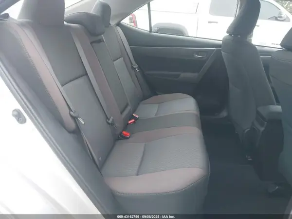 5YFBURHE1HP723519 2017 TOYOTA COROLLA - Image 8