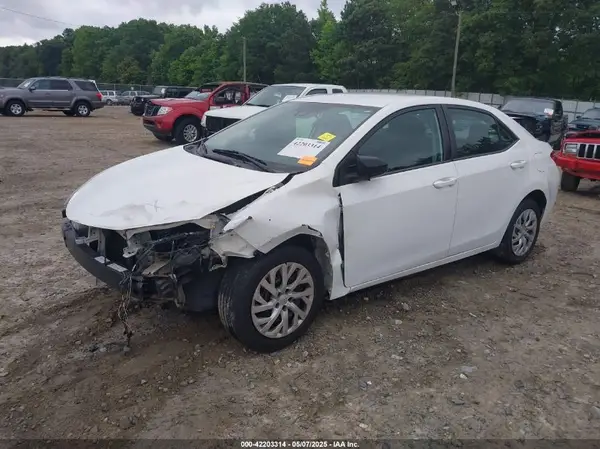 5YFBURHE1HP724007 2017 TOYOTA COROLLA - Image 2