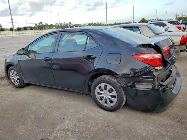 5YFBURHE1HP724329 2017 TOYOTA COROLLA - Image 2