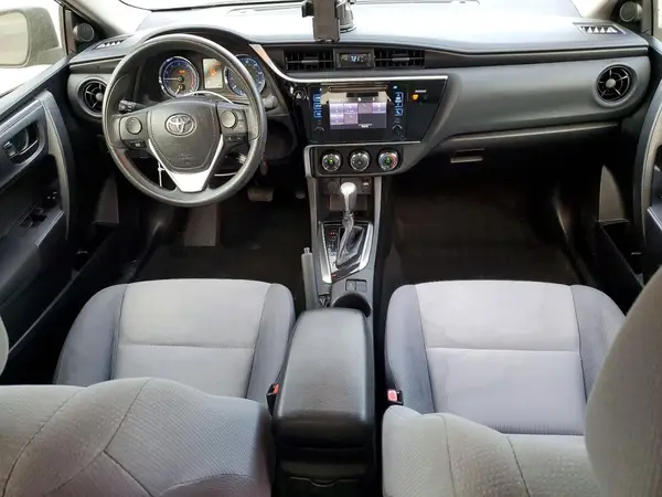 5YFBURHE1HP724329 2017 TOYOTA COROLLA - Image 8