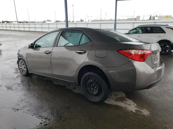 5YFBURHE1HP725352 2017 TOYOTA COROLLA - Image 2