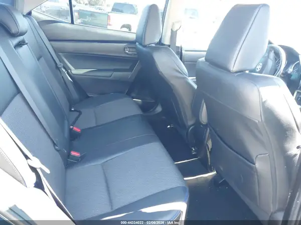 5YFBURHE1HP725688 2017 TOYOTA COROLLA - Image 8
