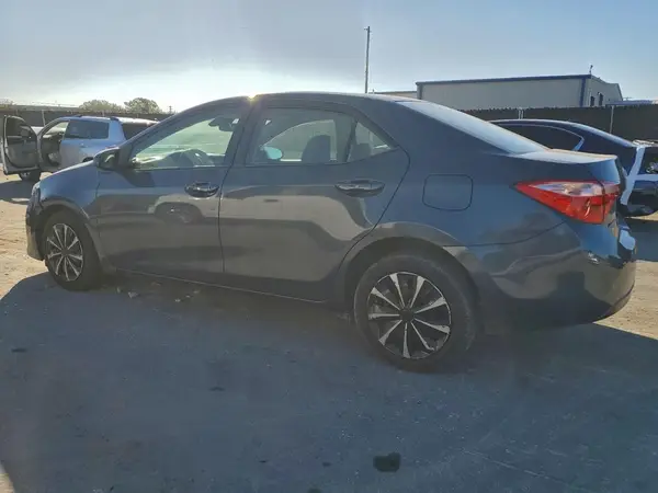 5YFBURHE1HP726193 2017 TOYOTA COROLLA - Image 2