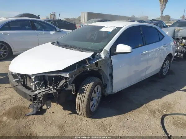 5YFBURHE1HP728381 2017 TOYOTA COROLLA - Image 2