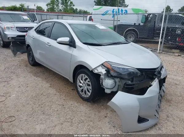 5YFBURHE1HP729692 2017 TOYOTA COROLLA - Image 1