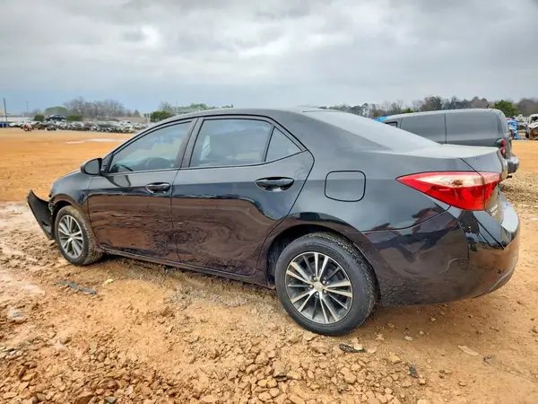 5YFBURHE1HP729823 2017 TOYOTA COROLLA - Image 2