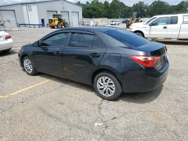 5YFBURHE1HP730891 2017 TOYOTA COROLLA - Image 2