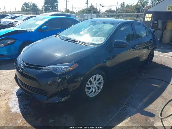 5YFBURHE1HP731376 2017 TOYOTA COROLLA - Image 2
