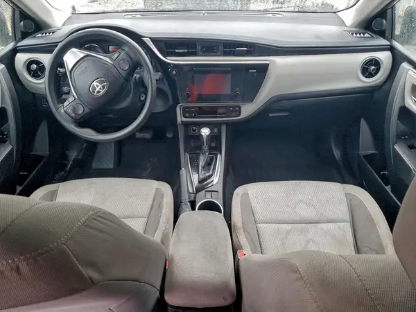 5YFBURHE1HP733399 2017 TOYOTA COROLLA - Image 8