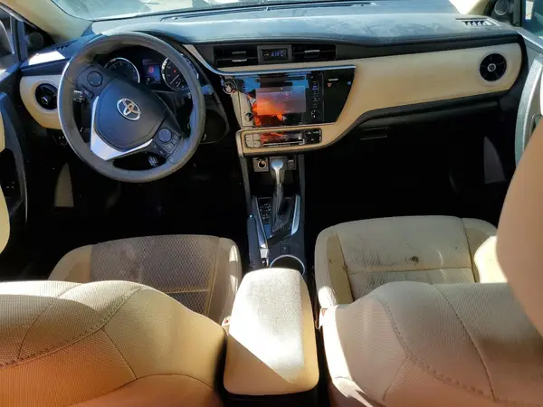 5YFBURHE1HP735704 2017 TOYOTA COROLLA - Image 8