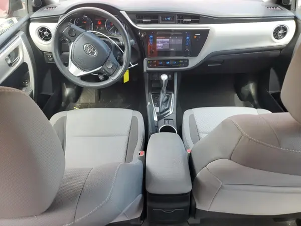 5YFBURHE1HP735976 2017 TOYOTA COROLLA - Image 8