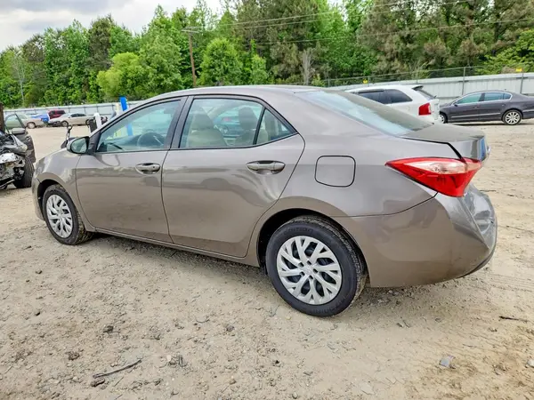 5YFBURHE1HP736951 2017 TOYOTA COROLLA - Image 2
