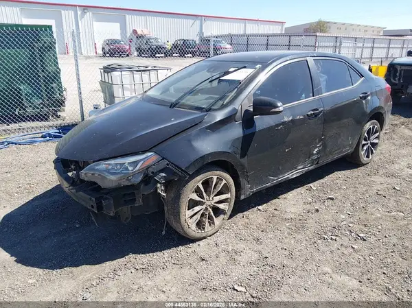 5YFBURHE1HP737064 2017 TOYOTA COROLLA - Image 2