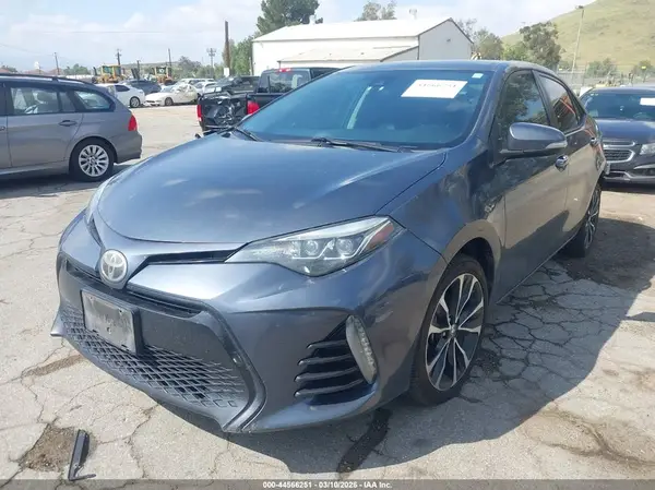 5YFBURHE1HP737677 2017 TOYOTA COROLLA - Image 2