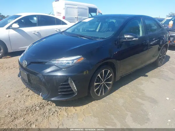 5YFBURHE1HP737842 2017 TOYOTA COROLLA - Image 2