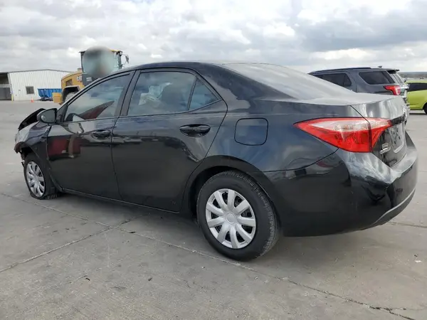 5YFBURHE1JP738530 2018 TOYOTA COROLLA - Image 2