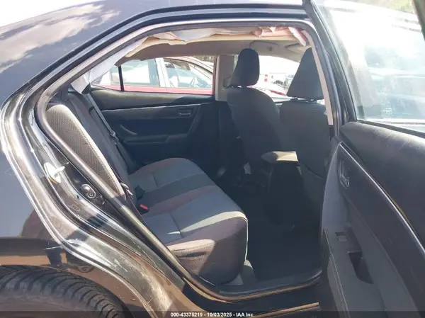 5YFBURHE1JP738818 2018 TOYOTA COROLLA - Image 8