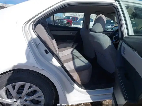 5YFBURHE1JP740424 2018 TOYOTA COROLLA - Image 8