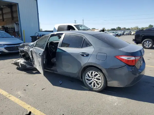 5YFBURHE1JP740777 2018 TOYOTA COROLLA - Image 2