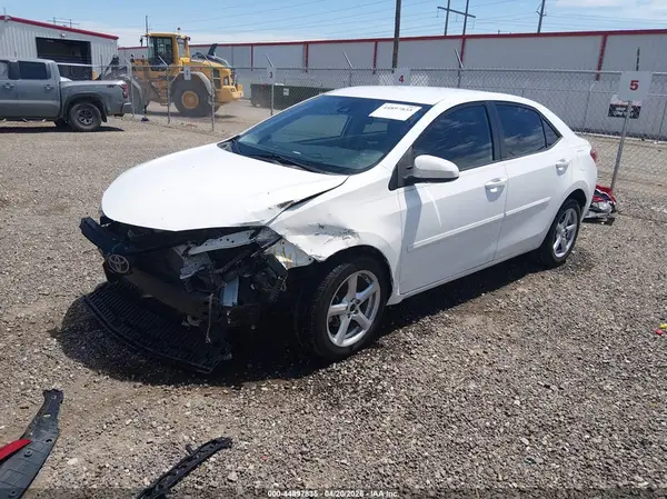 5YFBURHE1JP741315 2018 TOYOTA COROLLA - Image 2