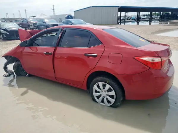 5YFBURHE1JP741394 2018 TOYOTA COROLLA - Image 2