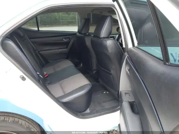 5YFBURHE1JP741475 2018 TOYOTA COROLLA - Image 8