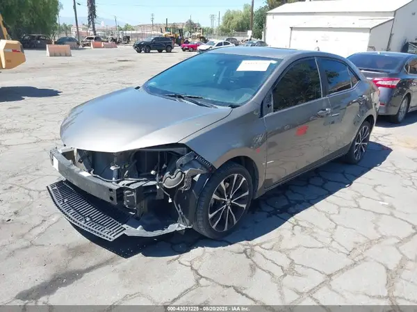 5YFBURHE1JP746529 2018 TOYOTA COROLLA - Image 2