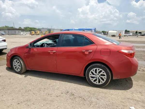 5YFBURHE1JP747390 2018 TOYOTA COROLLA - Image 2