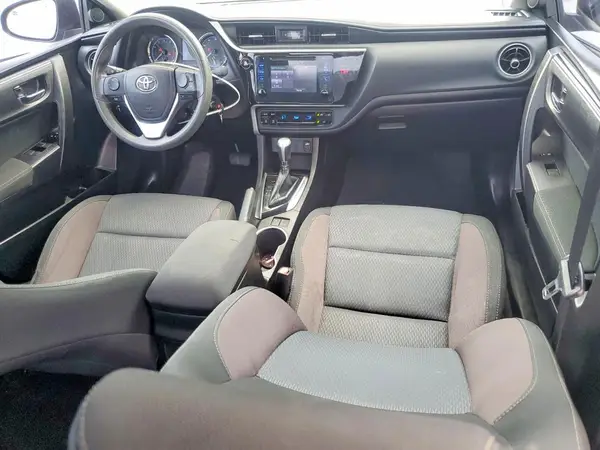 5YFBURHE1JP747566 2018 TOYOTA COROLLA - Image 8