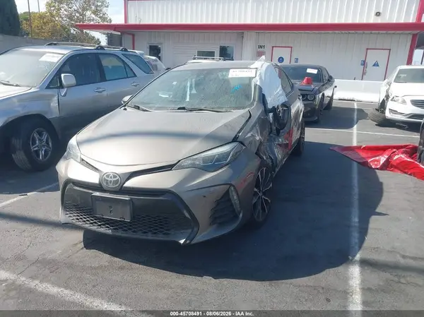 5YFBURHE1JP747616 2018 TOYOTA COROLLA - Image 2