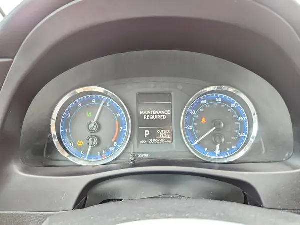 5YFBURHE1JP749088 2018 TOYOTA COROLLA - Image 8
