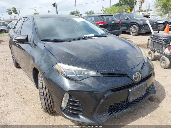 5YFBURHE1JP749401 2018 TOYOTA COROLLA - Image 1
